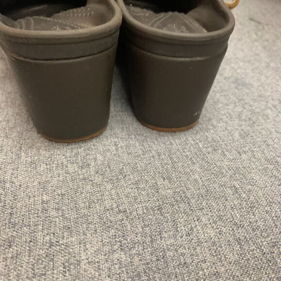 CROCS Women's Sarah Belted Clogs Brown Tan Suede Leather Strap Style 203631 Sz 8 - Picture 6 of 10